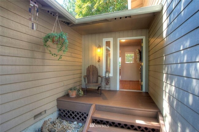 10509 NE 120th Pl in Kirkland, WA - Building Photo - Building Photo