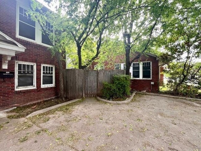 106 E 38th St in Austin, TX - Building Photo - Building Photo