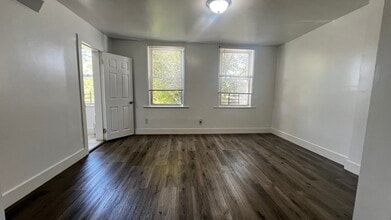 21 Tillinghast St, Unit 2 in Newark, NJ - Building Photo - Building Photo