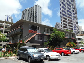 Moana Vista Apartments in Honolulu, HI - Building Photo - Building Photo