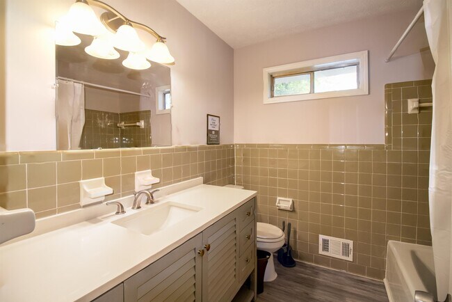 4130 Bouldercrest Rd-Unit -BEDROOM 2A in Ellenwood, GA - Building Photo - Building Photo