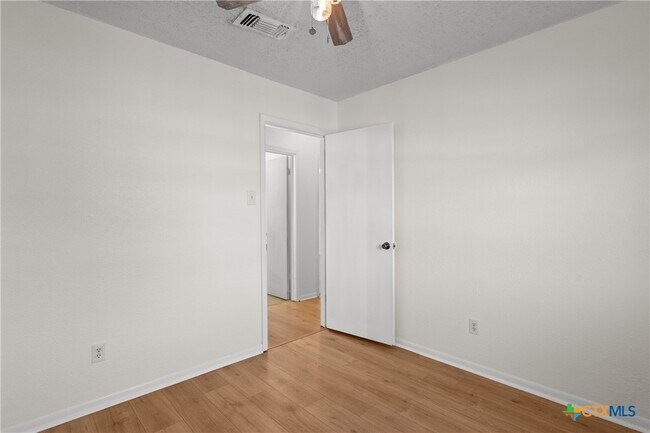 property at 904 Traci Dr