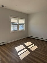 276 W Nicholai St in Hicksville, NY - Building Photo - Building Photo