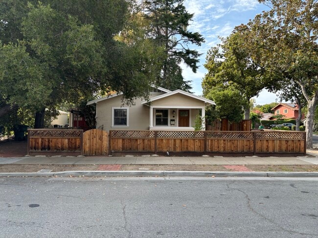 property at 671 Kingsley Ave