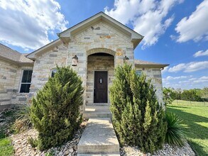 124 Sunrise Cir in Liberty Hill, TX - Building Photo - Building Photo