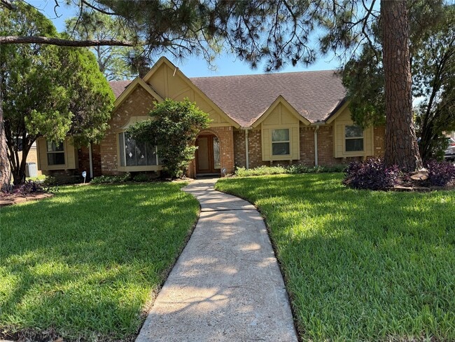2914 Shadowdale Dr