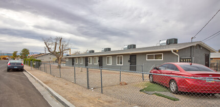 702 10th -1 in Las Vegas, NV - Building Photo - Building Photo