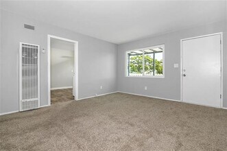 6128 W Manor Dr, Unit 1 in La Mesa, CA - Building Photo - Building Photo