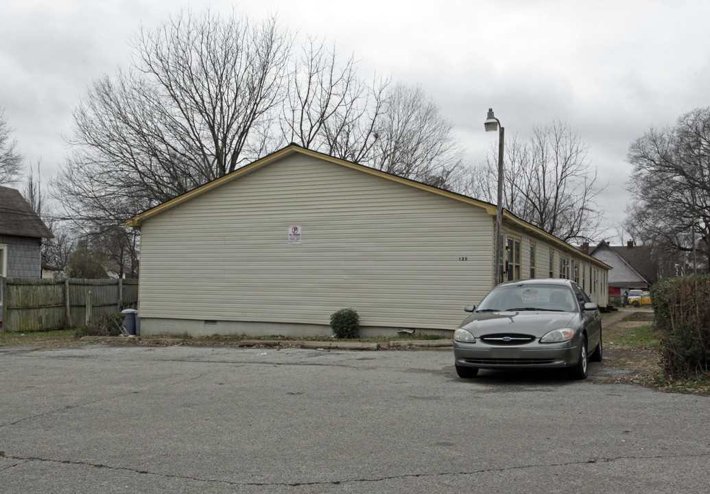 125 N Fairground St in Jackson, TN - Building Photo