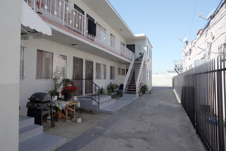 1941 Orchard Ave in Los Angeles, CA - Building Photo - Building Photo