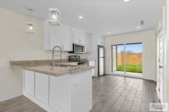 690 Seminole Ln in Brownsville, TX - Building Photo - Building Photo