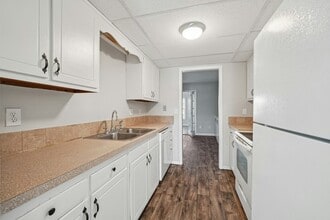 3915 Valley Ct in Winston-Salem, NC - Building Photo - Building Photo