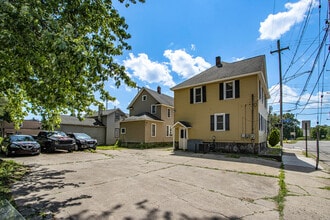 1403 S Burdick St in Kalamazoo, MI - Building Photo - Building Photo