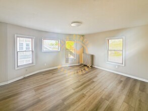 527 S Ashland Ave in Green Bay, WI - Building Photo - Building Photo