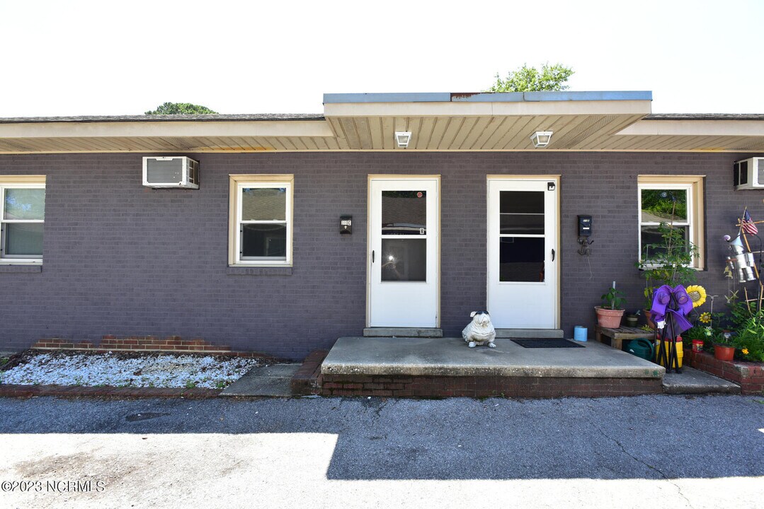 310 Roosevelt Rd Photo