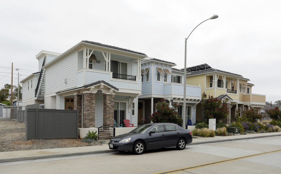 420-432 S Cleveland St in Oceanside, CA - Foto de edificio