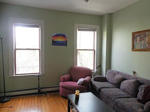 2 Greenwood Ter, Unit 2 in Somerville, MA - Building Photo - Building Photo