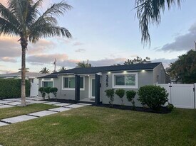 355 Maddock St in West Palm Beach, FL - Building Photo