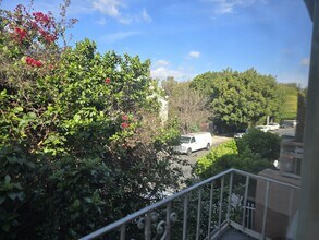 608 N St Andrews Pl, Unit 6 in Los Angeles, CA - Foto de edificio - Building Photo