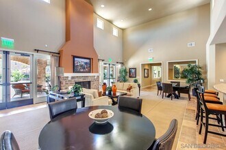 10637 Golden Willow Trail in San Diego, CA - Building Photo - Building Photo
