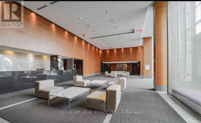 135 Village Green Square in Toronto, ON - Building Photo - Building Photo