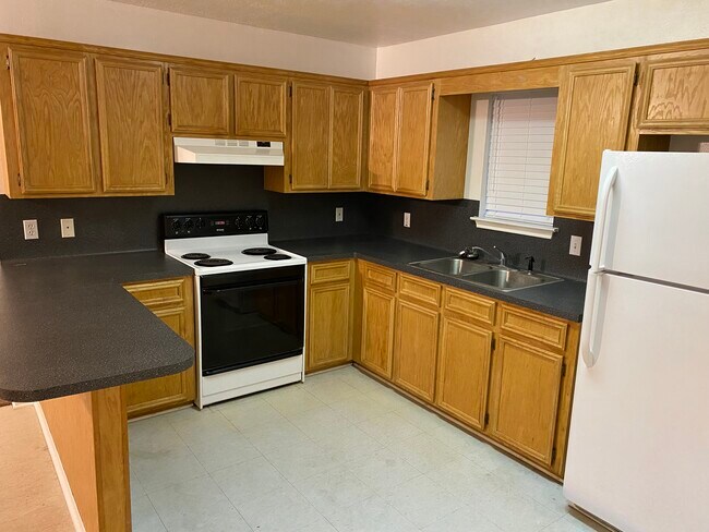 6040 Natalie Lane, Unit 6040 Natalie Ln in Vidor, TX - Building Photo - Building Photo
