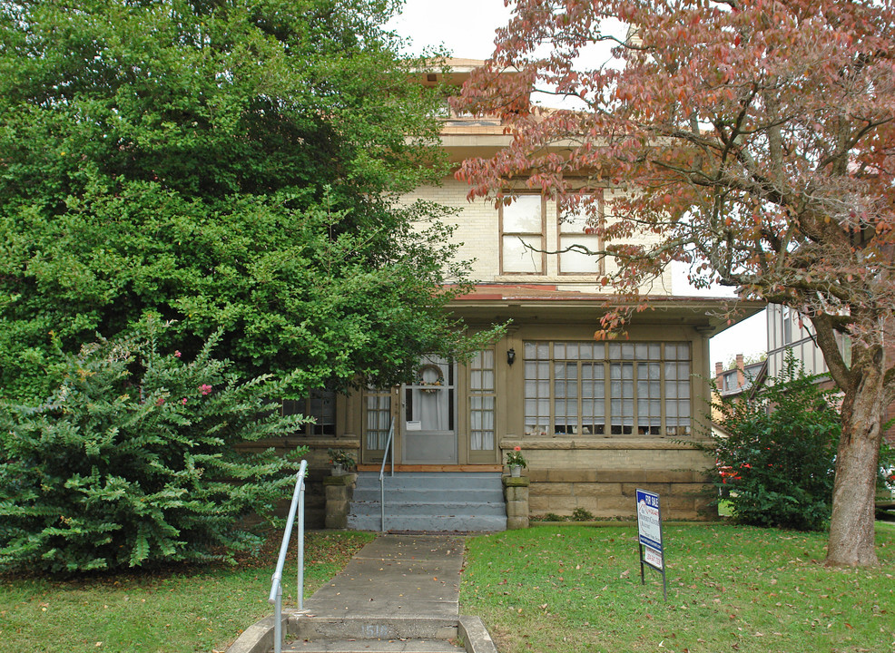 1518 Quarrier St in Charleston, WV - Building Photo