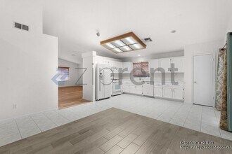 8361 Delicato Way in Sacramento, CA - Building Photo - Building Photo
