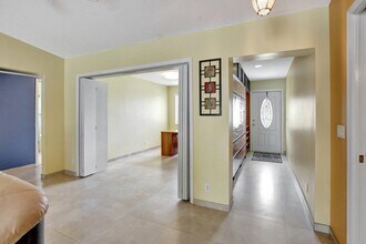 1541 SW 102nd Terrace in Davie, FL - Building Photo - Building Photo