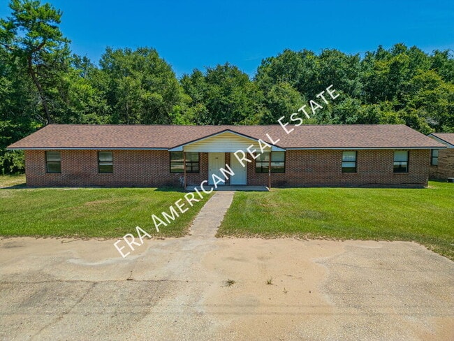 160 Twin Trees Dr in Defuniak Springs, FL - Building Photo - Building Photo