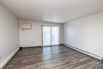 Wheatland Place Apartments in Fargo, ND - Building Photo - Interior Photo