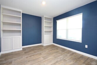 10589 Queens Gate Cir in Pensacola, FL - Building Photo - Building Photo