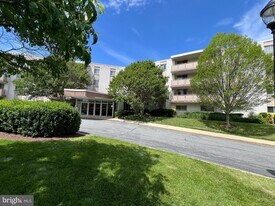7501 Democracy Blvd in Bethesda, MD - Building Photo