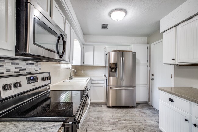 property at 908 Redberry Hill St