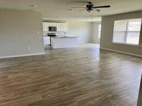 8768 Palmetto Dr in Ocean Springs, MS - Building Photo - Building Photo