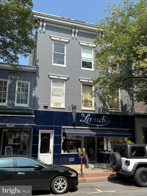 property at 25 S Market St