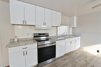 2215 Toms Cabin Rd in Emmett, ID - Building Photo - Building Photo