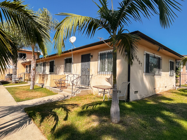 10407 Crenshaw Blvd in Inglewood, CA - Building Photo - Building Photo