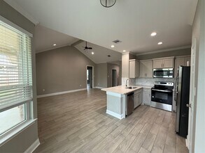 4427 17th St in Bacliff, TX - Building Photo - Building Photo