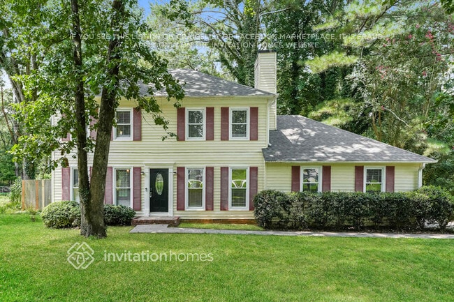 property at 945 Daisy Ct NW