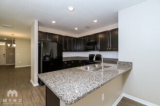 11161 Leland Groves Dr in Riverview, FL - Foto de edificio - Building Photo