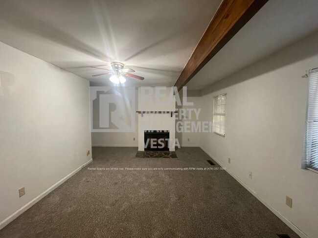 631 Maplewood Dr in Bonaire, GA - Building Photo - Building Photo