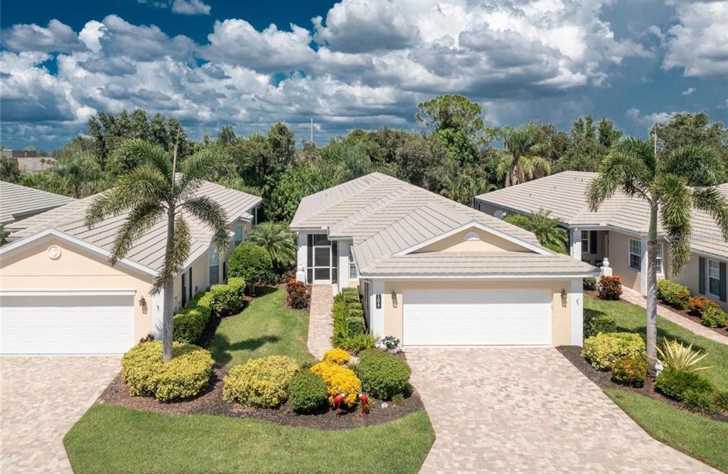 1617 Lancashire Dr in Venice, FL - Building Photo