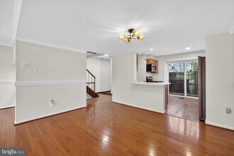 9250 Three Oaks Dr in Silver Spring, MD - Building Photo - Building Photo