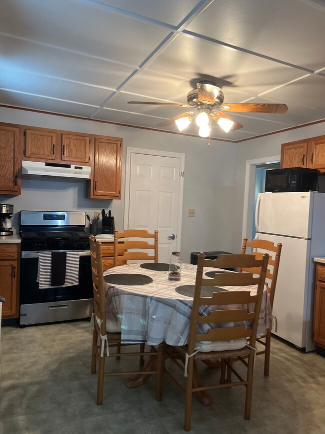 457 Union St, Unit 475 Union 2nd Floor