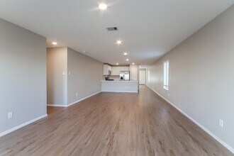 9202 Burnet Flds Dr in Baytown, TX - Building Photo - Building Photo