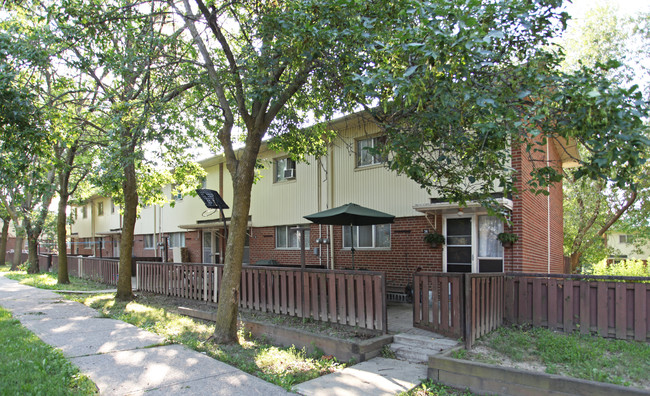 46-56 Pengarth Ct in Toronto, ON - Building Photo - Building Photo