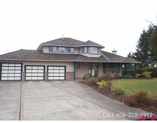 7109-7204 204 St in Langley, BC - Building Photo