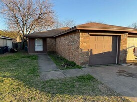1713 San Rafael St in Fort Worth, TX - Building Photo