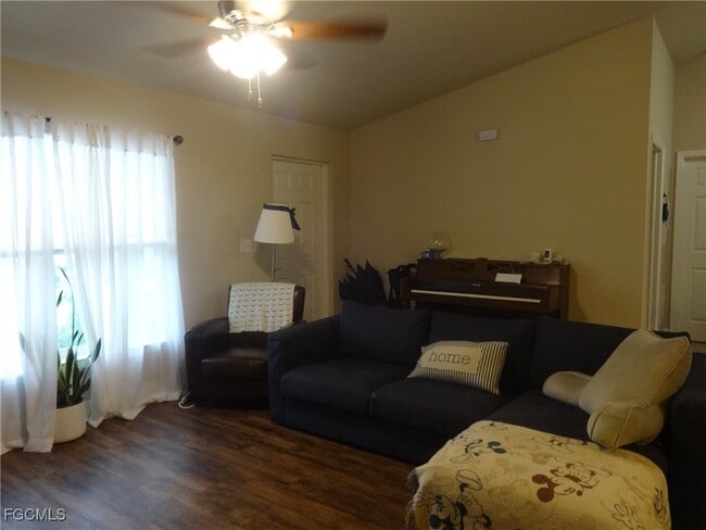 1401 SW 6th Ave in Cape Coral, FL - Building Photo - Building Photo